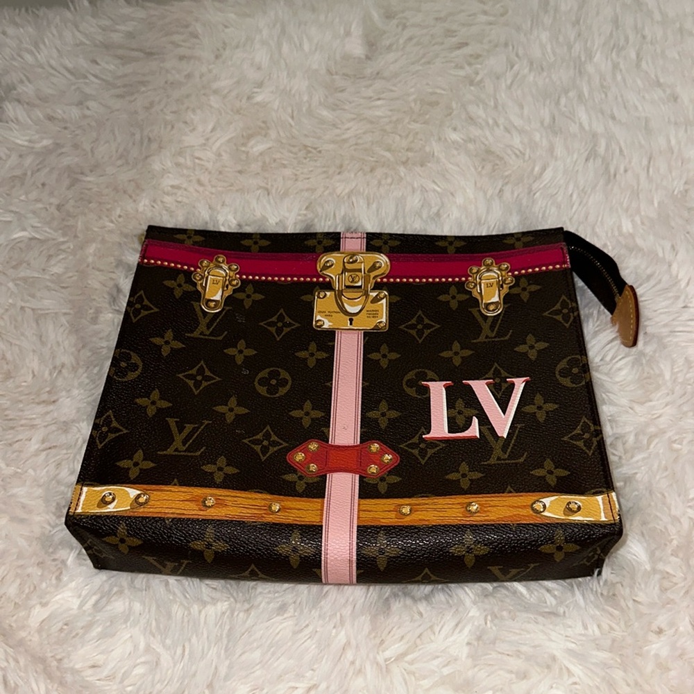LV POUCH SUMMER TRUNK